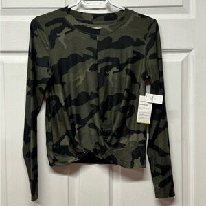 NWT Camo Old Navy Active Workout Top